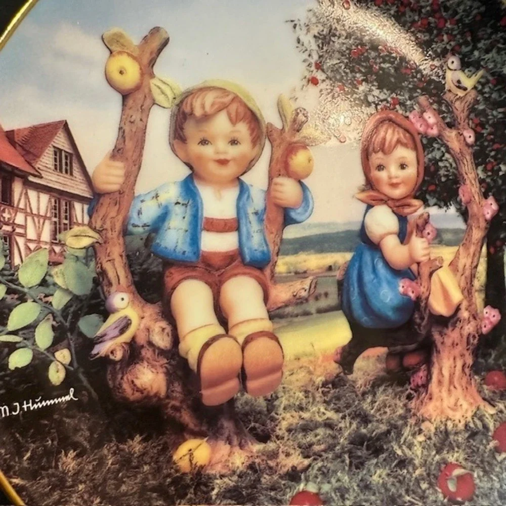 Hummel Apple Tree Boy and‎ Girl Plate Little Companions Danbury Mint MA916 8in